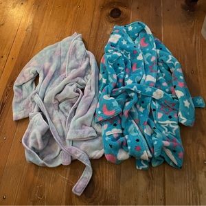 2 girls bathrobes - wondernatiom size 7/8